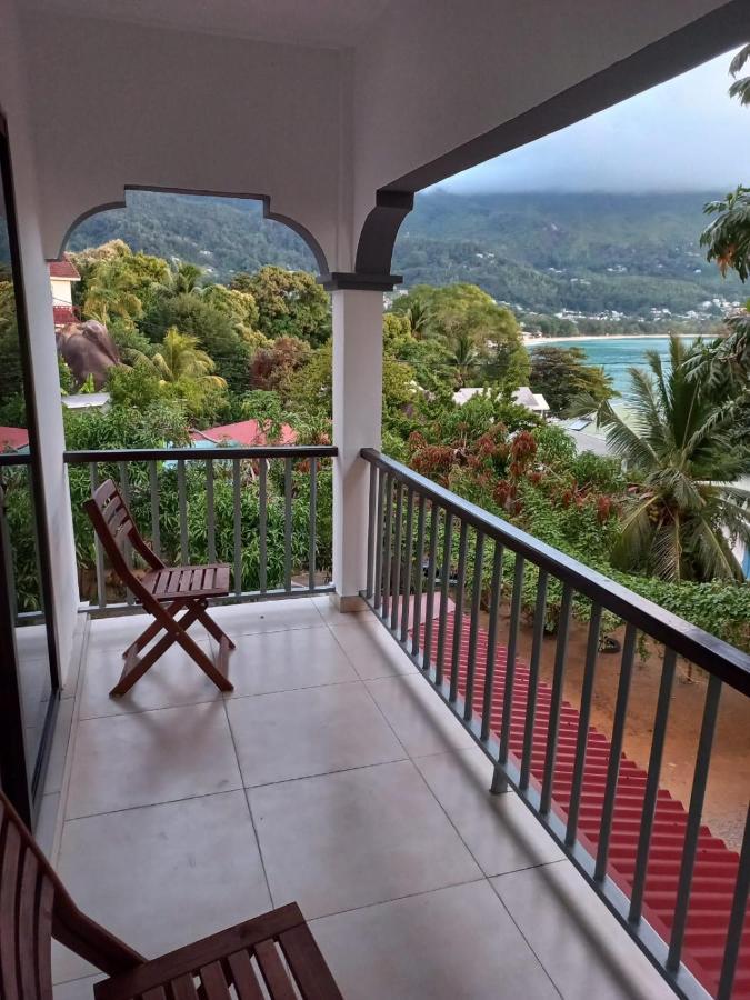 E&E Self Catering Hotel Бо Валон Екстериор снимка