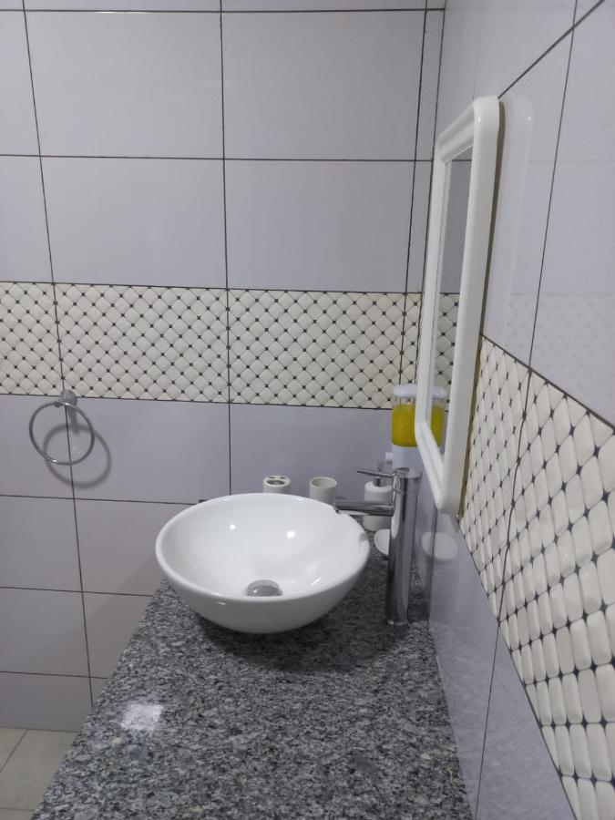 E&E Self Catering Hotel Бо Валон Екстериор снимка