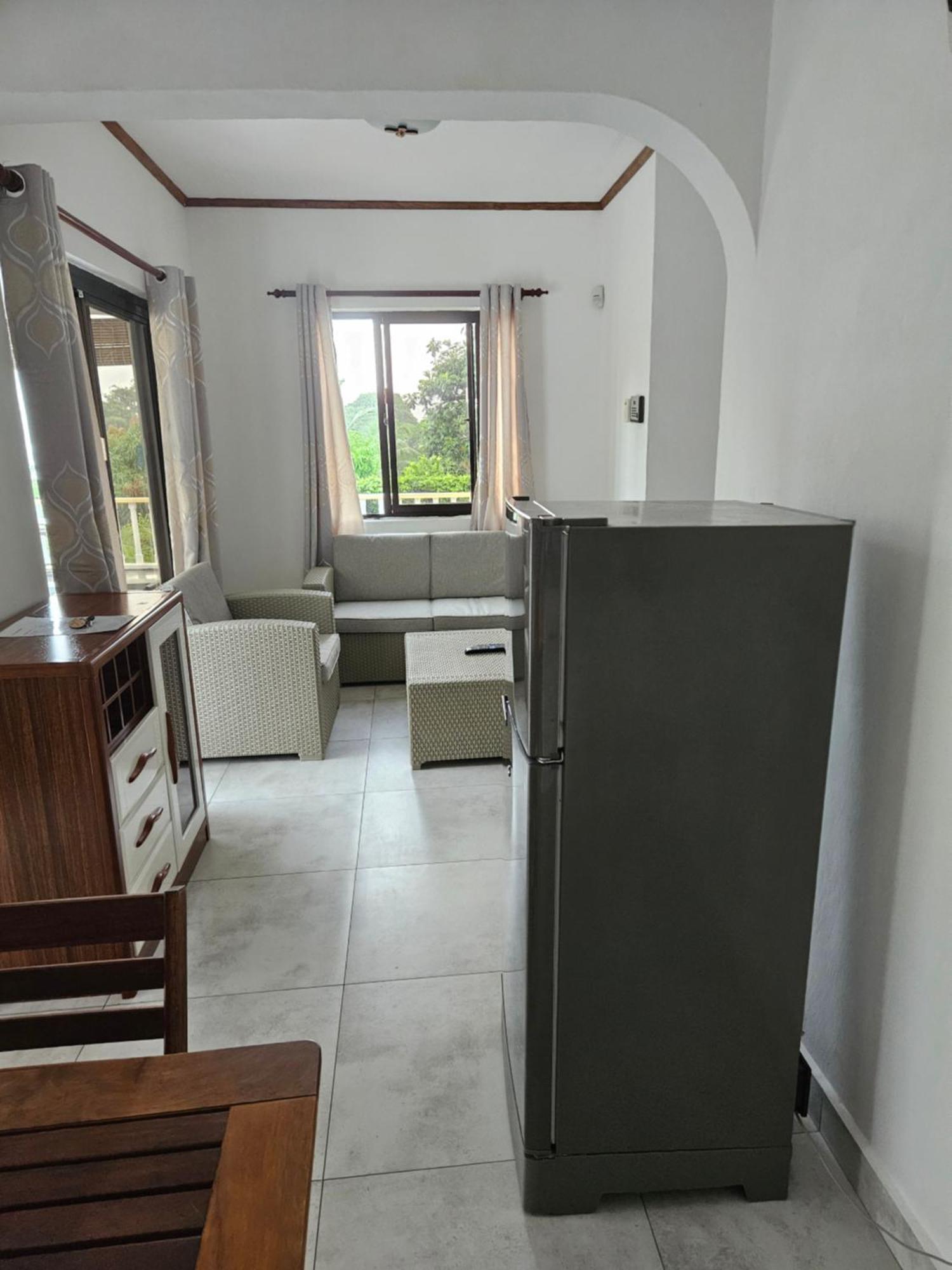 E&E Self Catering Hotel Бо Валон Екстериор снимка