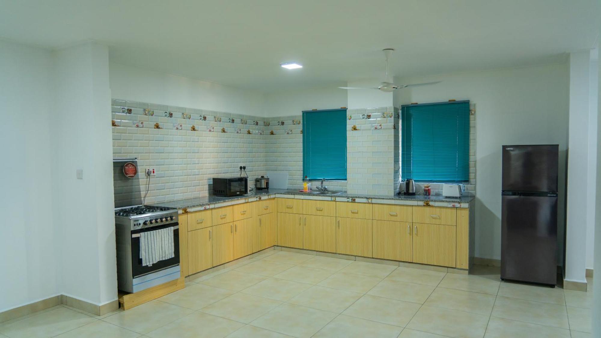E&E Self Catering Hotel Бо Валон Екстериор снимка